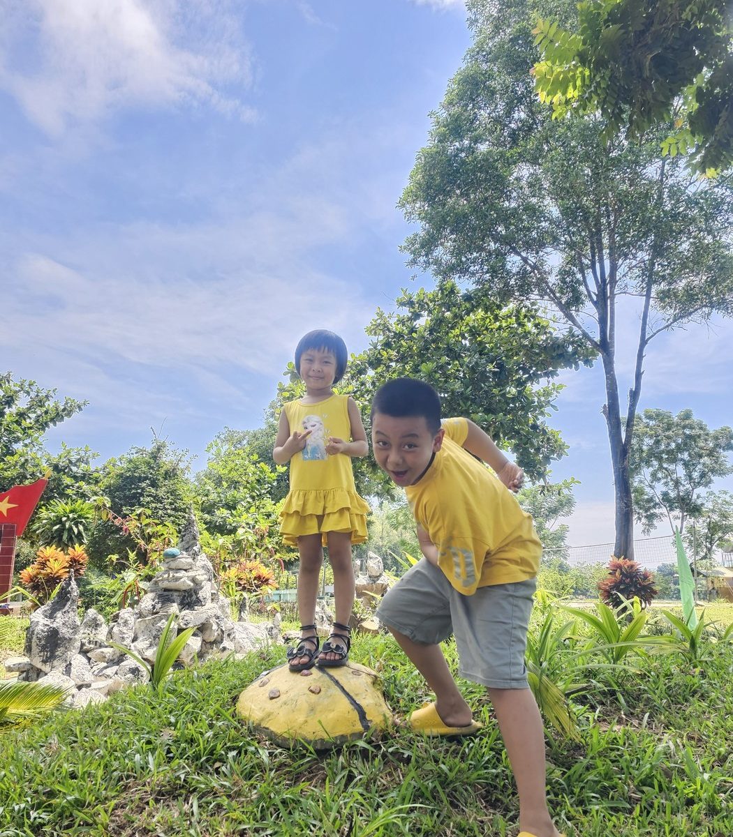 Hai bé Khánh An và Huy Khánh — thương hiệu An Khánh mang tên hai con