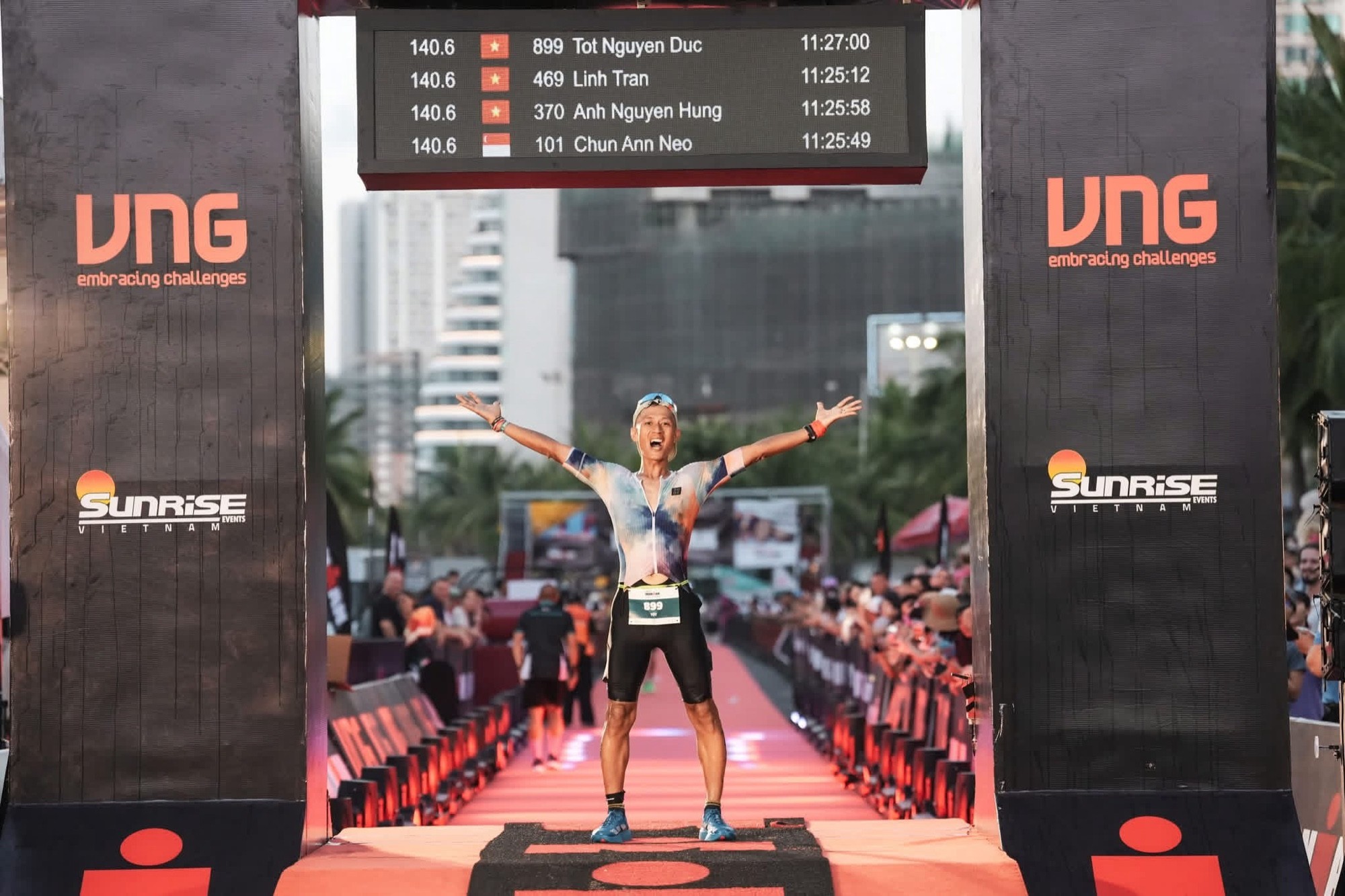Nguyễn Đức Tốt về đích Ironman 140.6 tại Đà Nẵng với thành tích 11:27:00