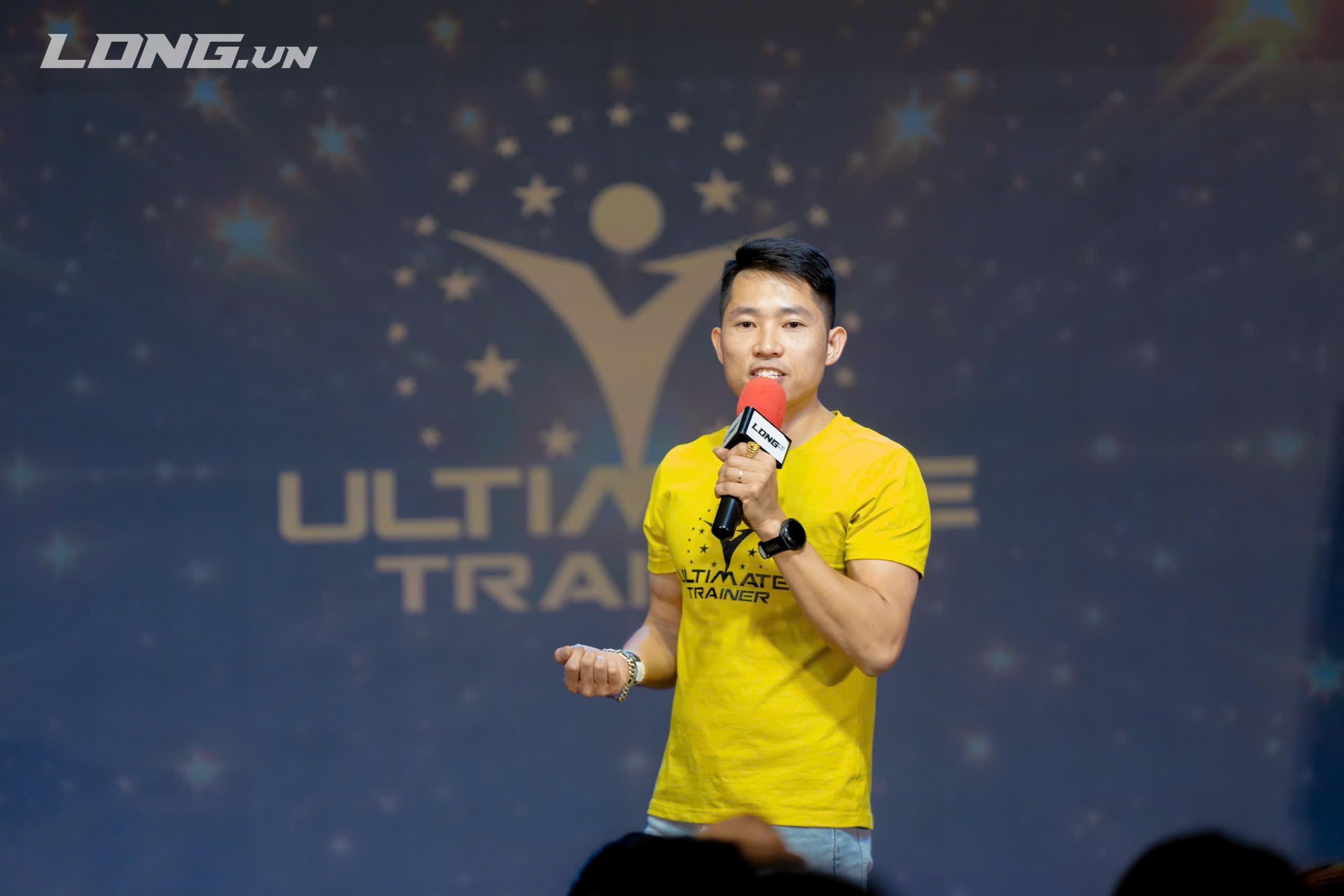 Nguyễn Mạnh Tuấn chia sẻ trên sân khấu